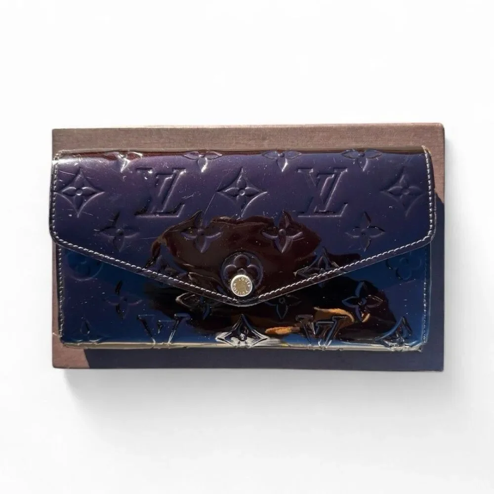 Louis Vuitton Vernis Sarah Wallet Amarante Monogram Patent Leather M90152 Luxury
